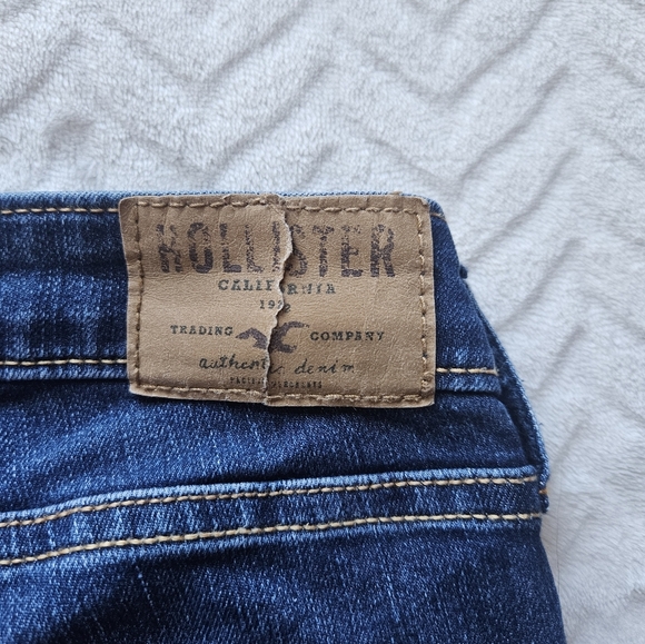 Hollister Distressed Jeans 3S - Picture 4 of 6